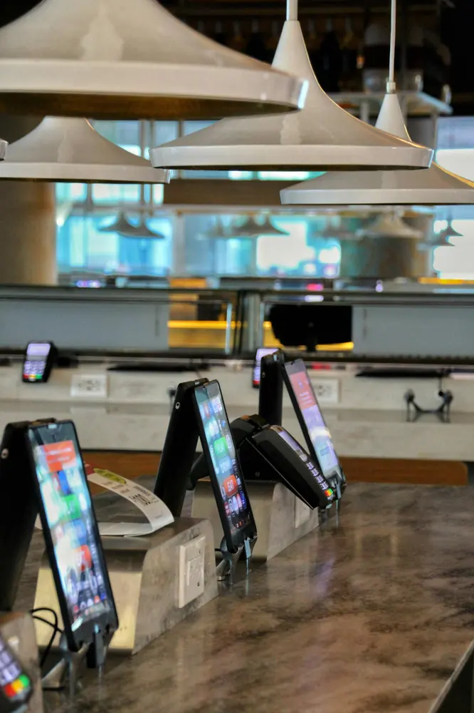 Essential features to evaluate in restaurant analytics tools