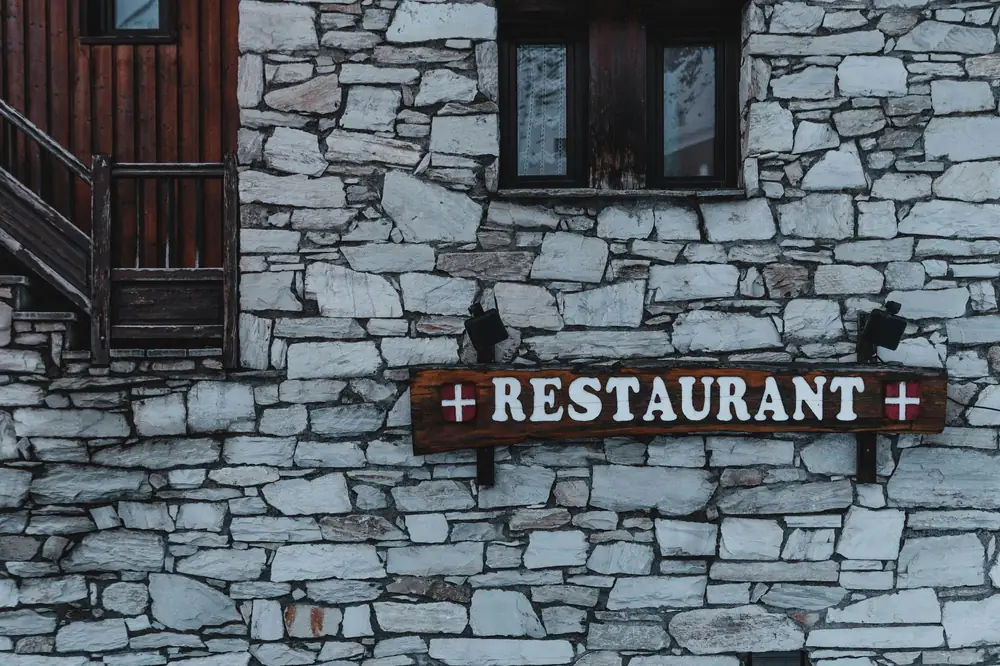 Top restaurant name generator tools compared for new concepts